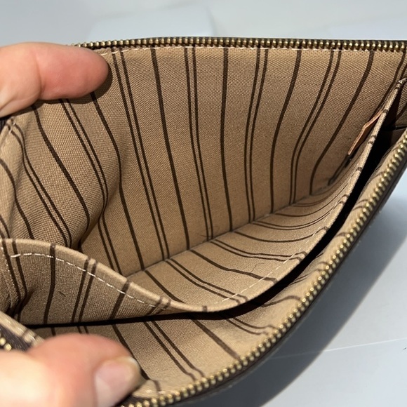 Louis Vuitton Monogram Beige Neverfull MM Zip Pouch Wristlet - Picture 13 of 16